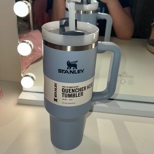 Stanley the flowstate quencher h2.0 tumbler in Chambray